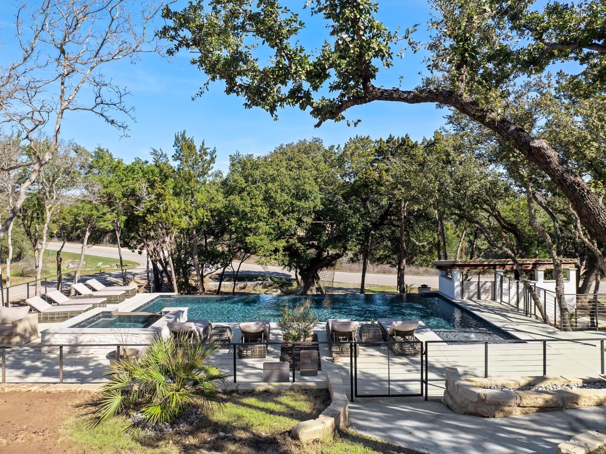 Las Luces Spicewood Luaran gambar